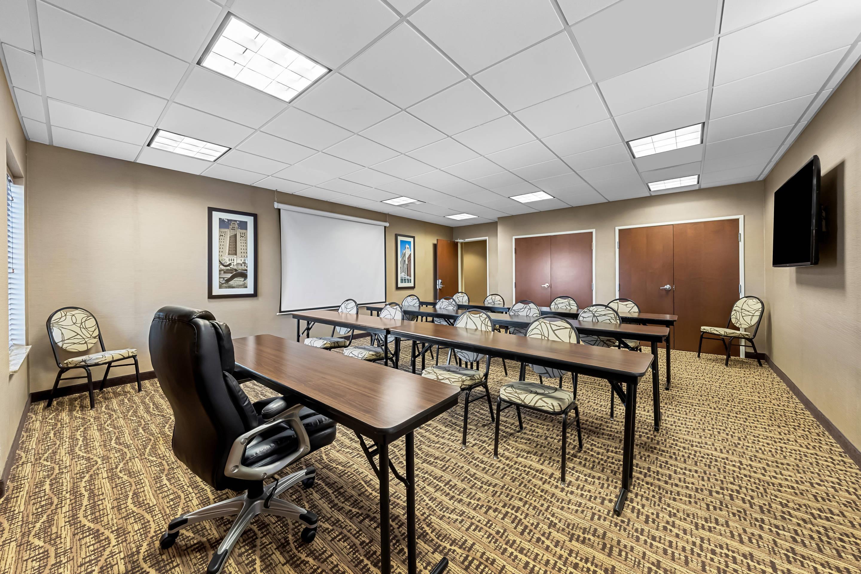 Meeting room | Comfort Inn & Suites West - Medical Center