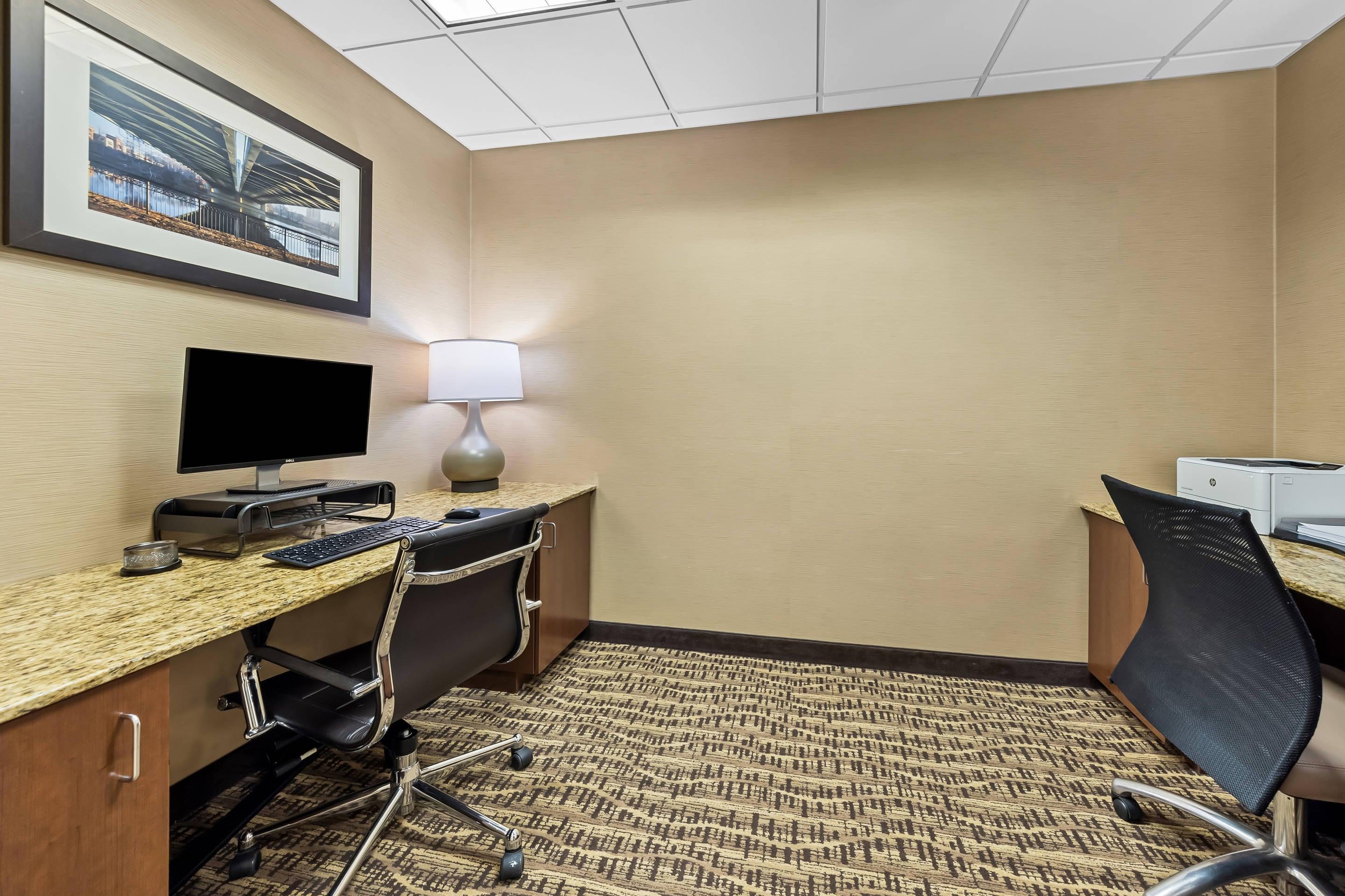 Business center | Comfort Inn & Suites West - Medical Center