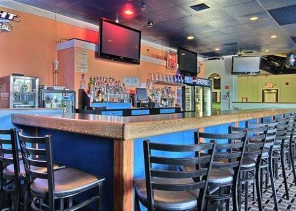 Bar - Quality Inn Thief River Falls