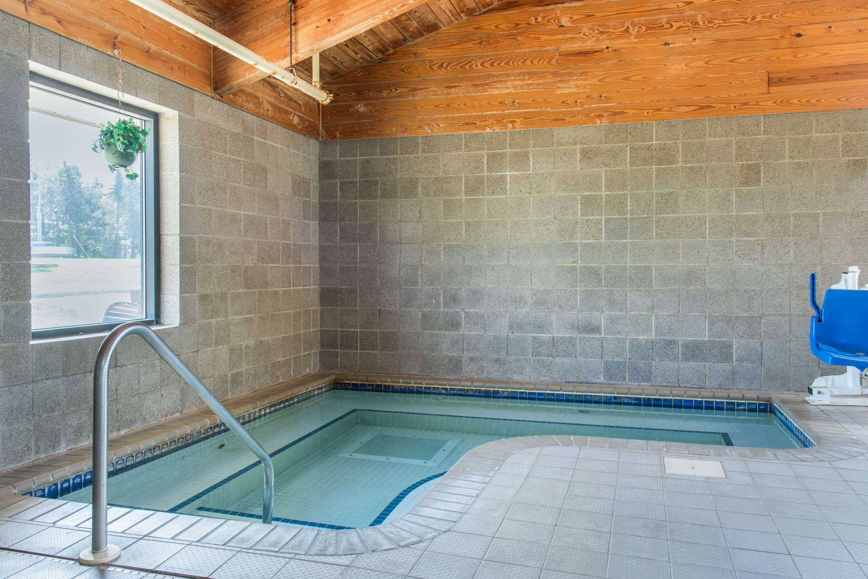 Indoor hot tub