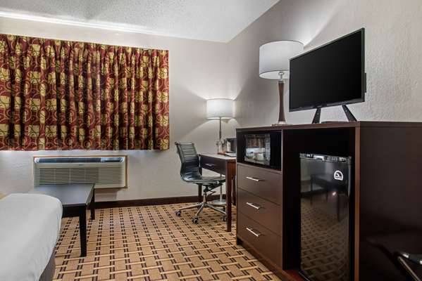  - Quality Inn & Suites New Prague