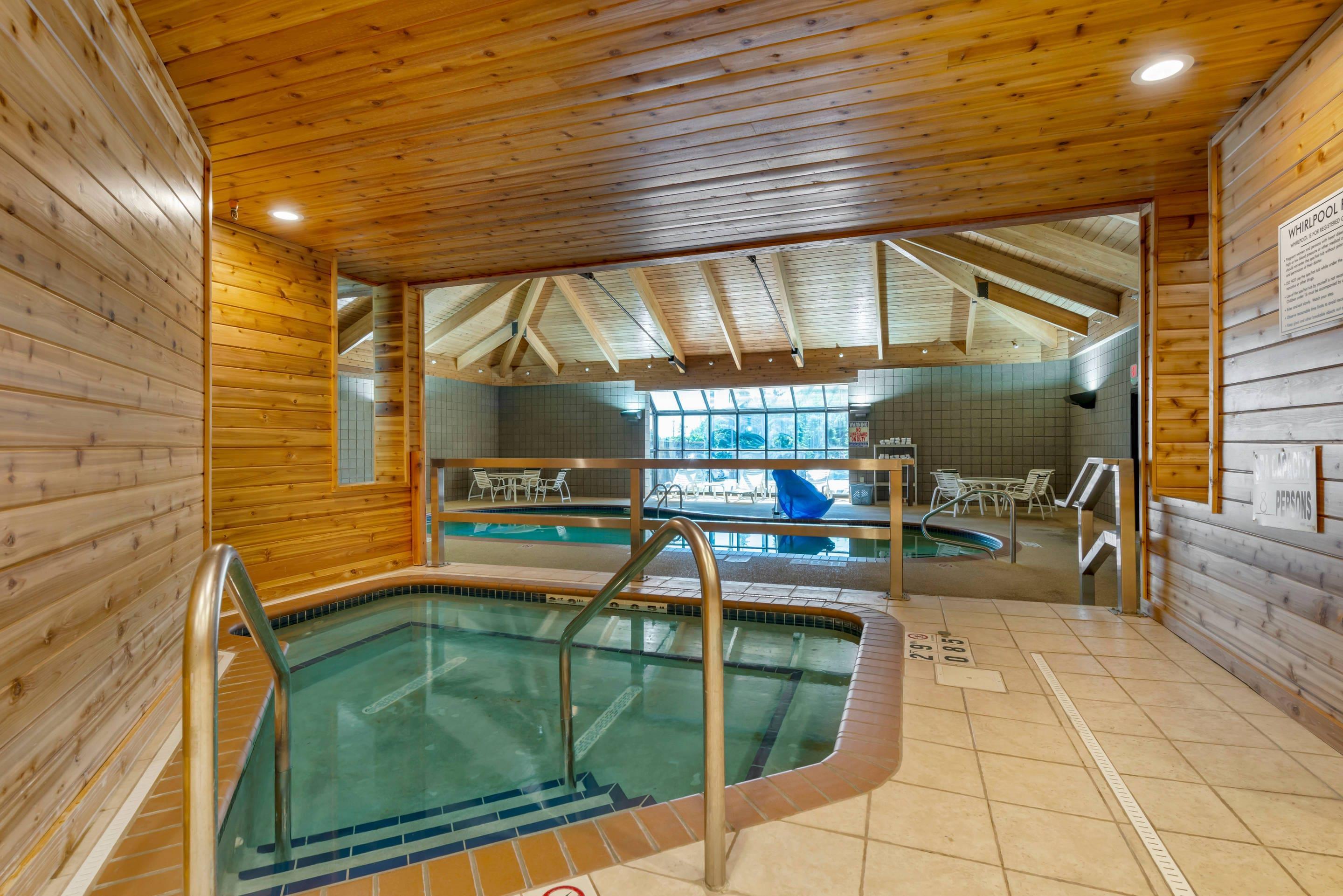 Indoor pool | Quality Inn Saint Cloud