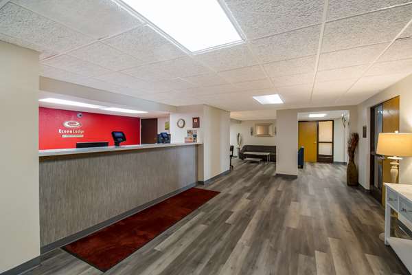  - Econo Lodge Airport Hermantown