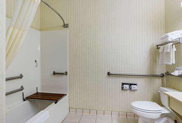  - Econo Lodge Luverne