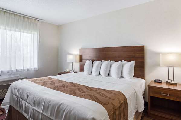 Suite - Econo Lodge Luverne