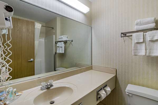  - Econo Lodge Luverne