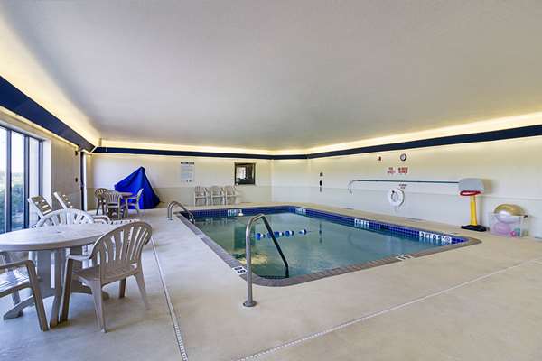 Pool - Quality Inn Fairmont - I-90, Exit 102