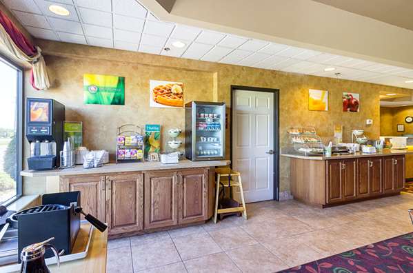 Amenities - Quality Inn Fairmont - I-90, Exit 102