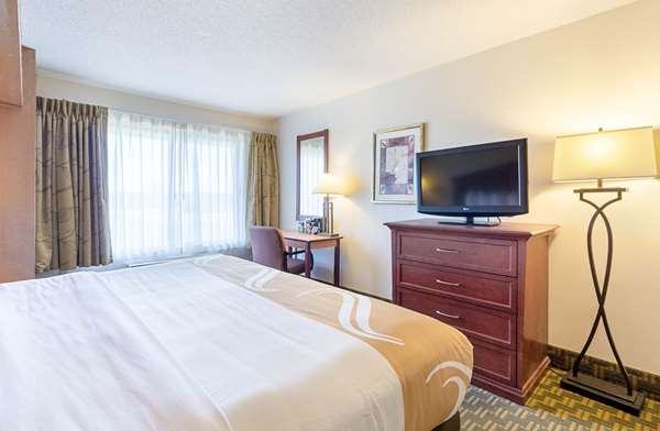  - Quality Inn Fairmont - I-90, Exit 102