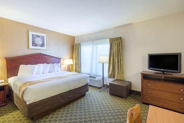 Suite - Quality Inn Fairmont - I-90, Exit 102