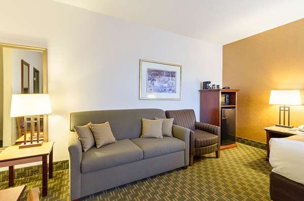 Suite - Quality Inn Fairmont - I-90, Exit 102