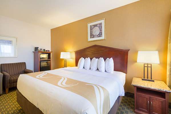 Suite - Quality Inn Fairmont - I-90, Exit 102