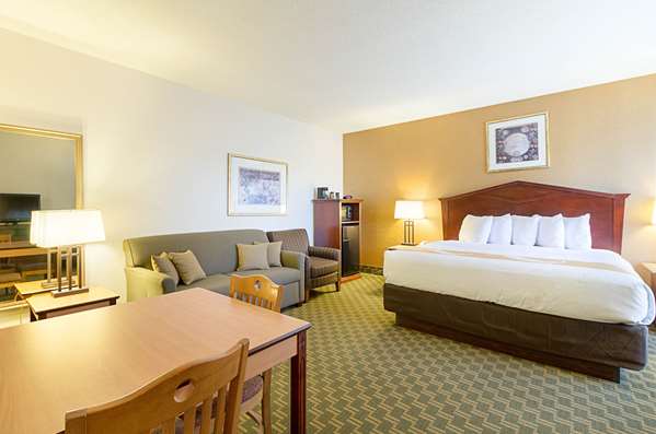 Suite - Quality Inn Fairmont - I-90, Exit 102