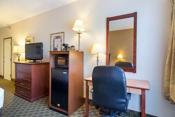  - Quality Inn Fairmont - I-90, Exit 102