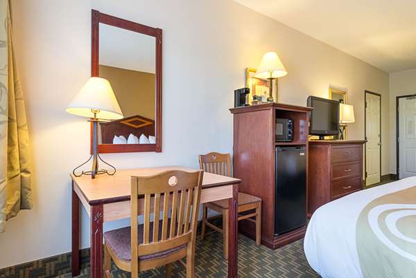  - Quality Inn Fairmont - I-90, Exit 102