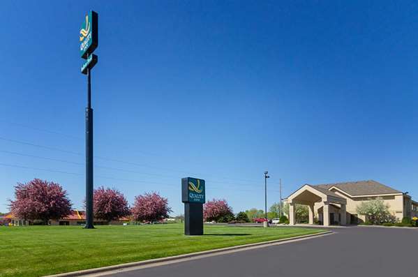 Exterior view - Quality Inn Fairmont - I-90, Exit 102