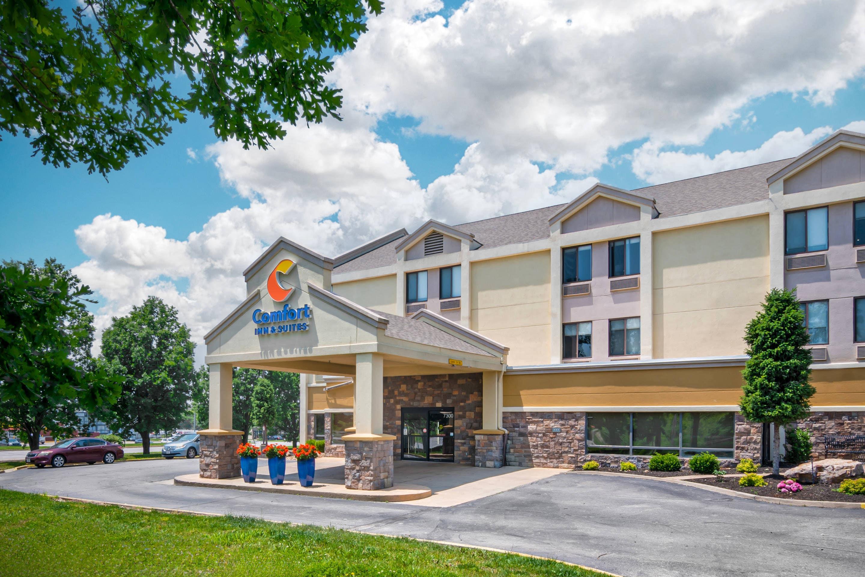 Hotel exterior | Comfort Inn & Suites Kansas City - Northeast