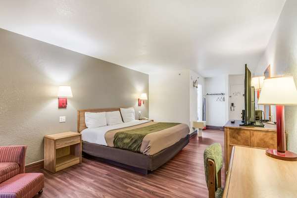  - Econo Lodge Truman Inn Sedalia