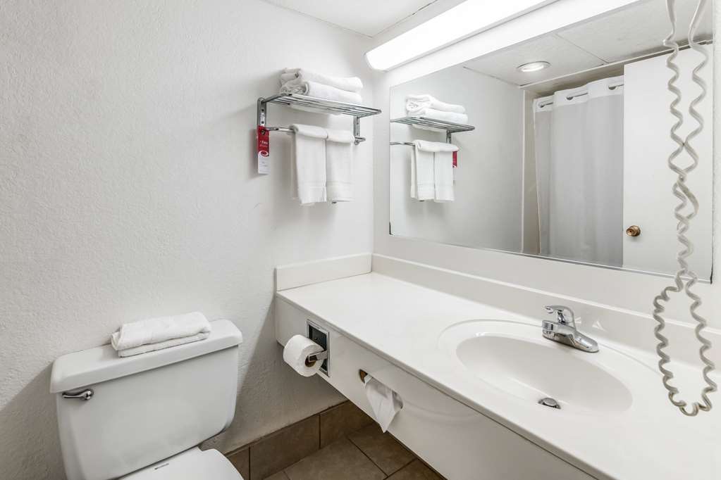 ECONO LODGE TRUMAN INN-guestroom-Guest Room,Suite,On-Site.jpg