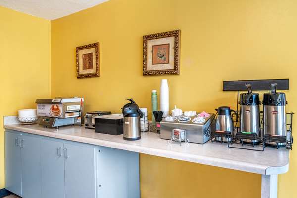 Amenities - Econo Lodge Rolla - I-44, Exit 184