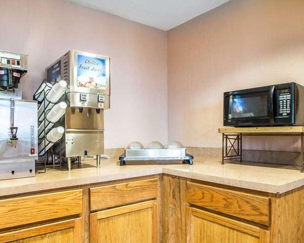 Amenities - Econo Lodge East Springfield - I-44, Exit 80