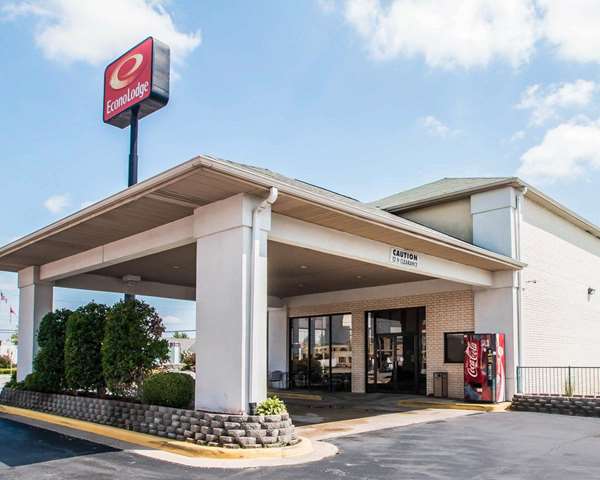 On-Site,Outdoor/Exterior,Exterior View of Building