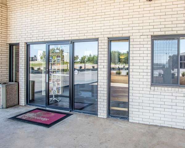 Exterior view - Econo Lodge St Robert