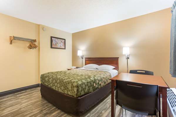  - Econo Lodge St Robert