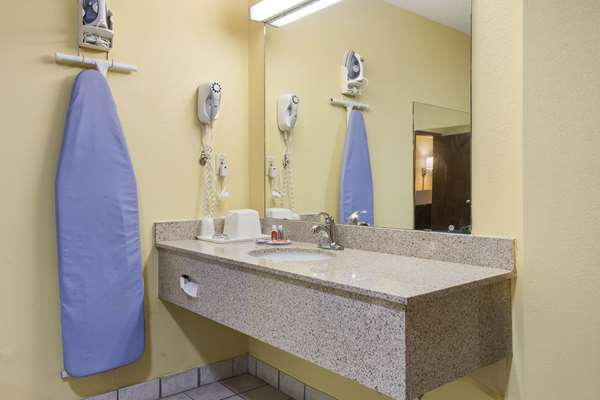  - Econo Lodge St Robert