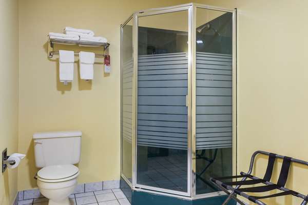  - Econo Lodge St Robert