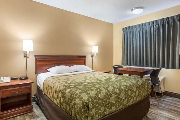  - Econo Lodge St Robert