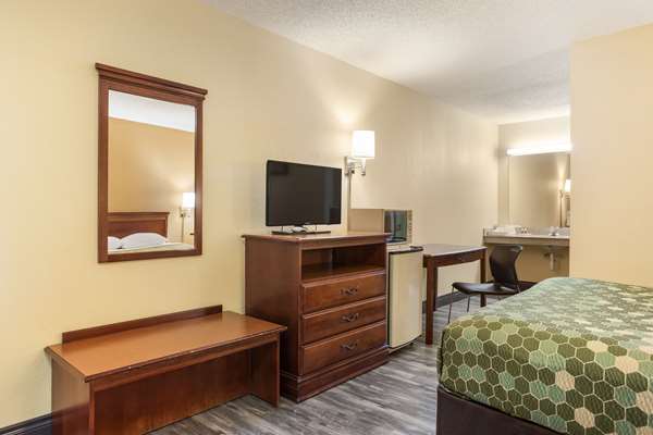  - Econo Lodge St Robert