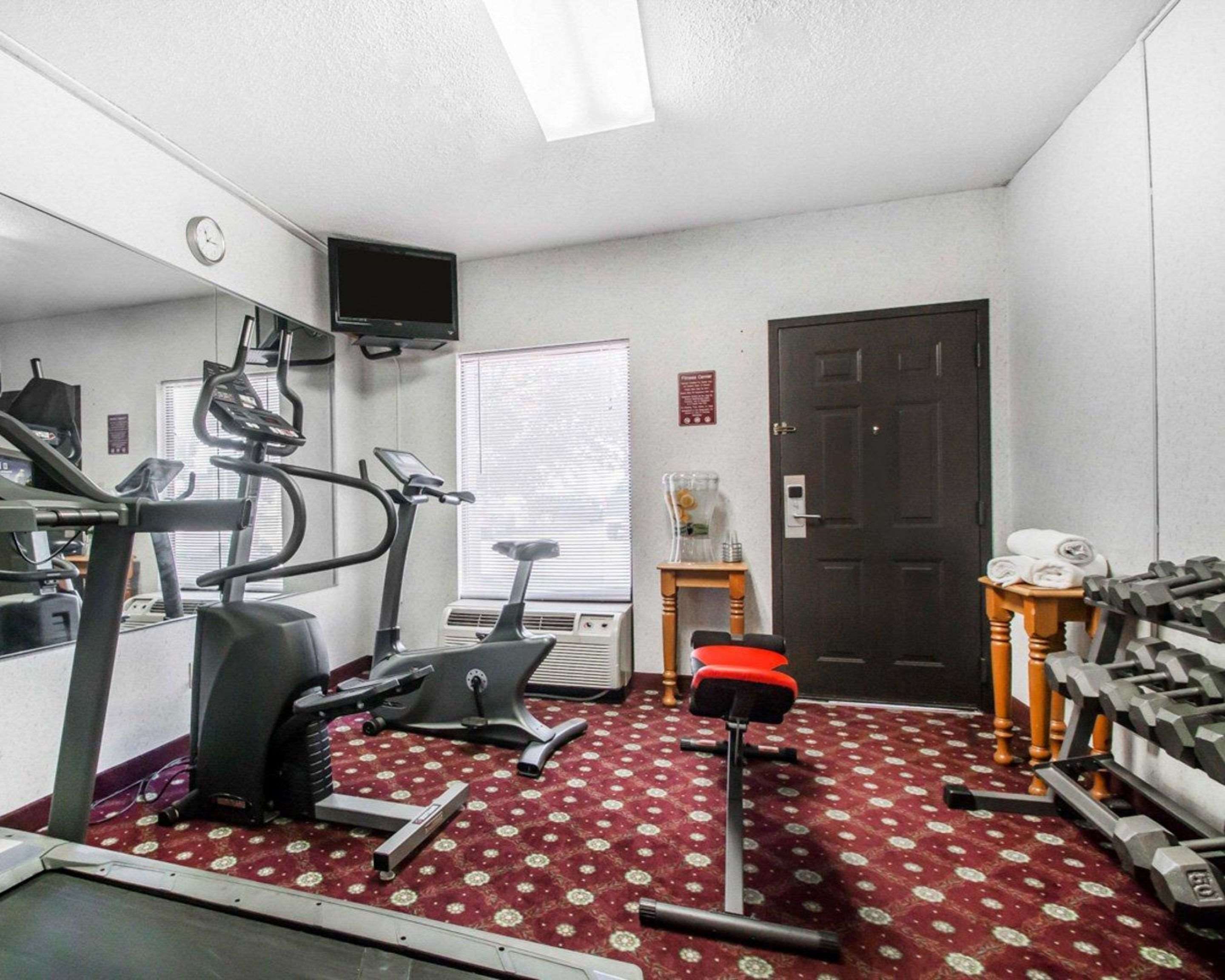 Fitness center with television | Quality Inn US65 & E. Battlefield Rd. Springfield