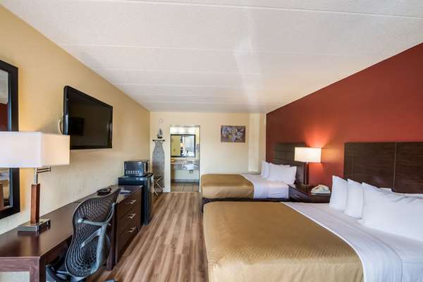  - Econo Lodge Kearney