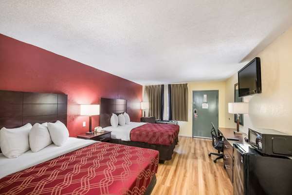  - Econo Lodge Kearney