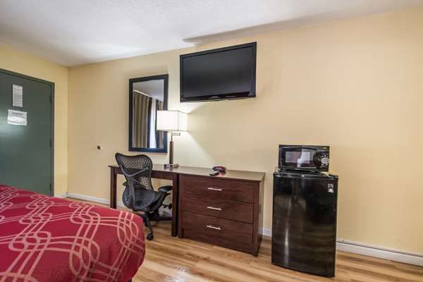  - Econo Lodge Kearney