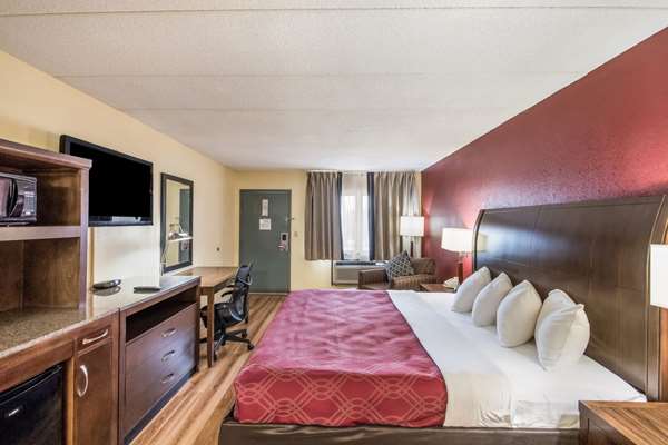  - Econo Lodge Kearney