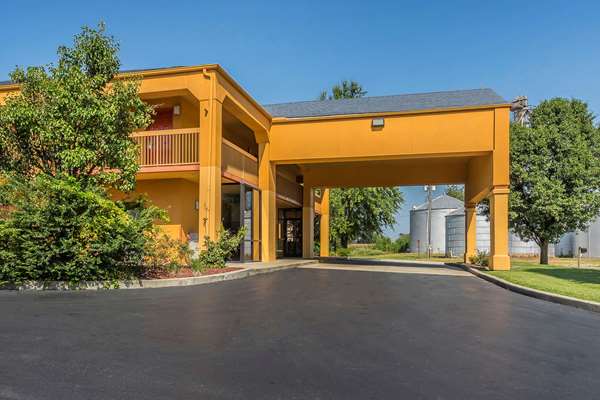 Exterior view - Quality Inn Charleston - I-57, Exit 10