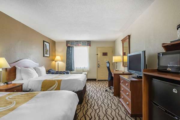  - Quality Inn Charleston - I-57, Exit 10