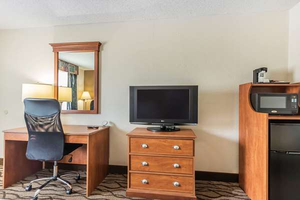  - Quality Inn Charleston - I-57, Exit 10