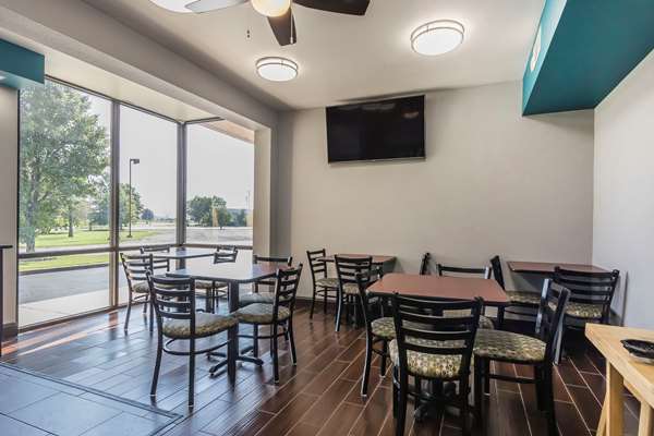 Amenities - Quality Inn Charleston - I-57, Exit 10