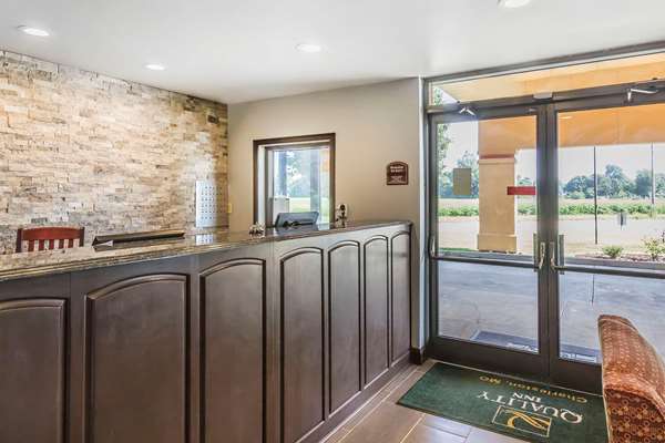  - Quality Inn Charleston - I-57, Exit 10