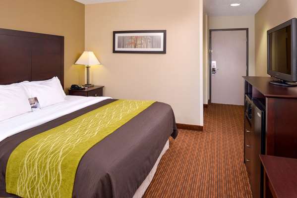  - Comfort Inn & Suites Joplin - I-44, Exit 8