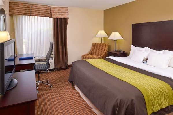  - Comfort Inn & Suites Joplin - I-44, Exit 8