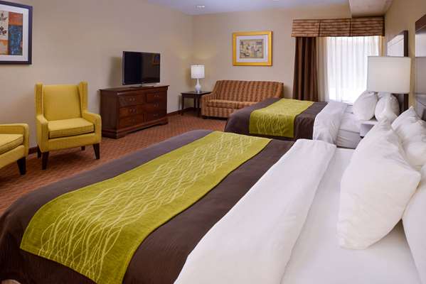 Suite - Comfort Inn & Suites Joplin - I-44, Exit 8