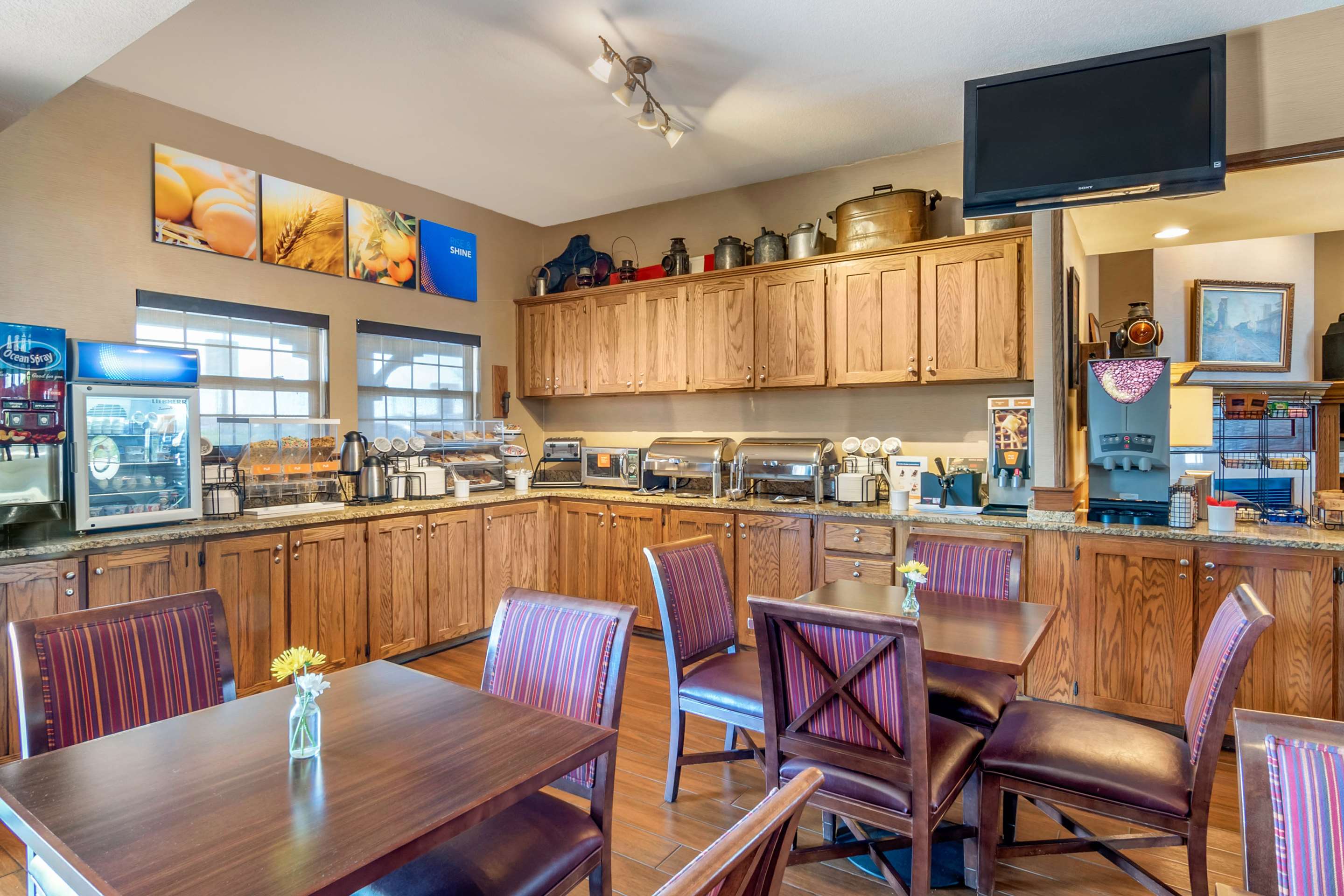 Breakfast area