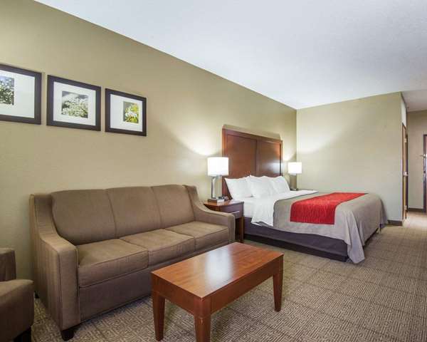 Suite - Comfort Inn Grain Valley - I-70, Exit 24