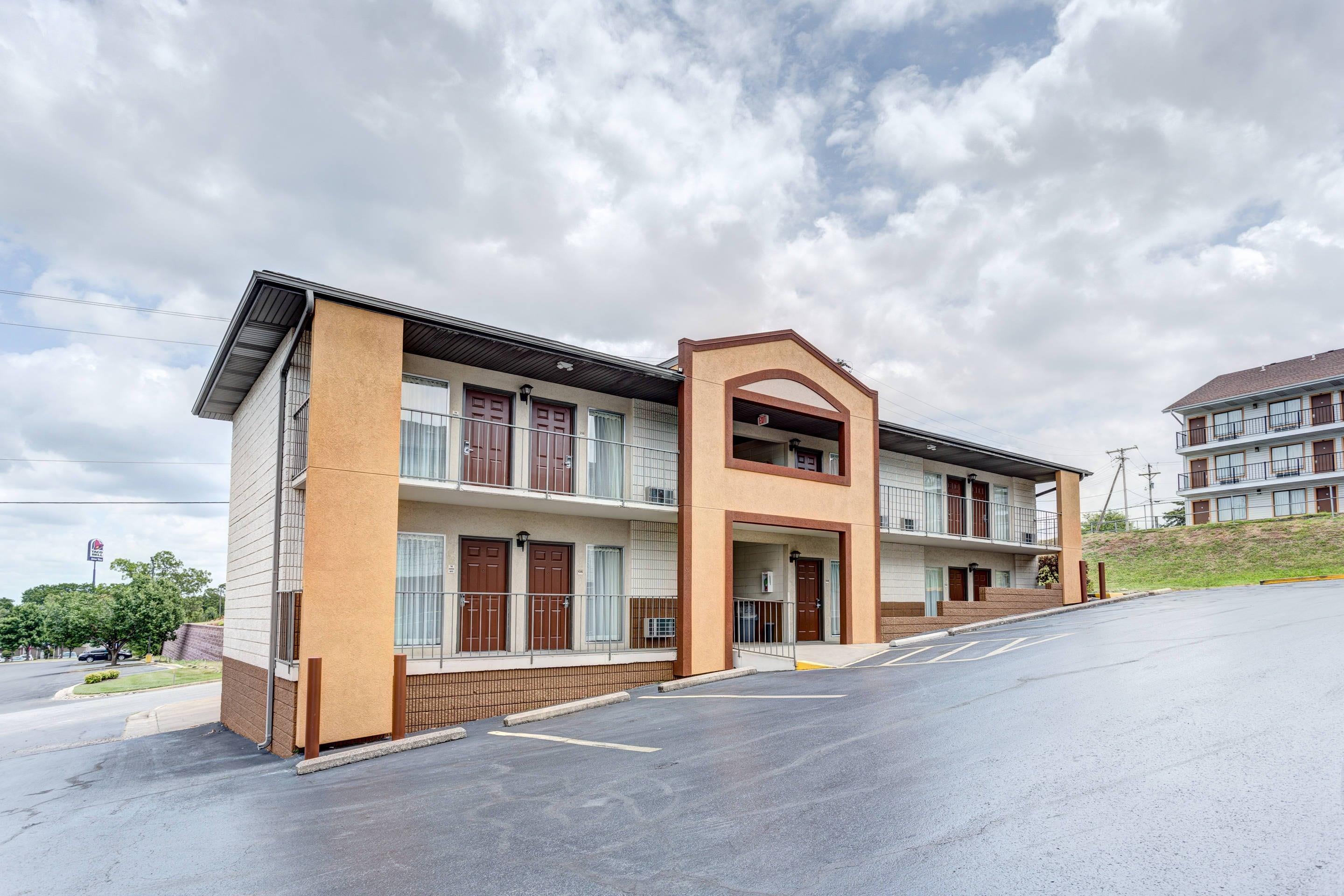 Hotel exterior | Quality Inn West