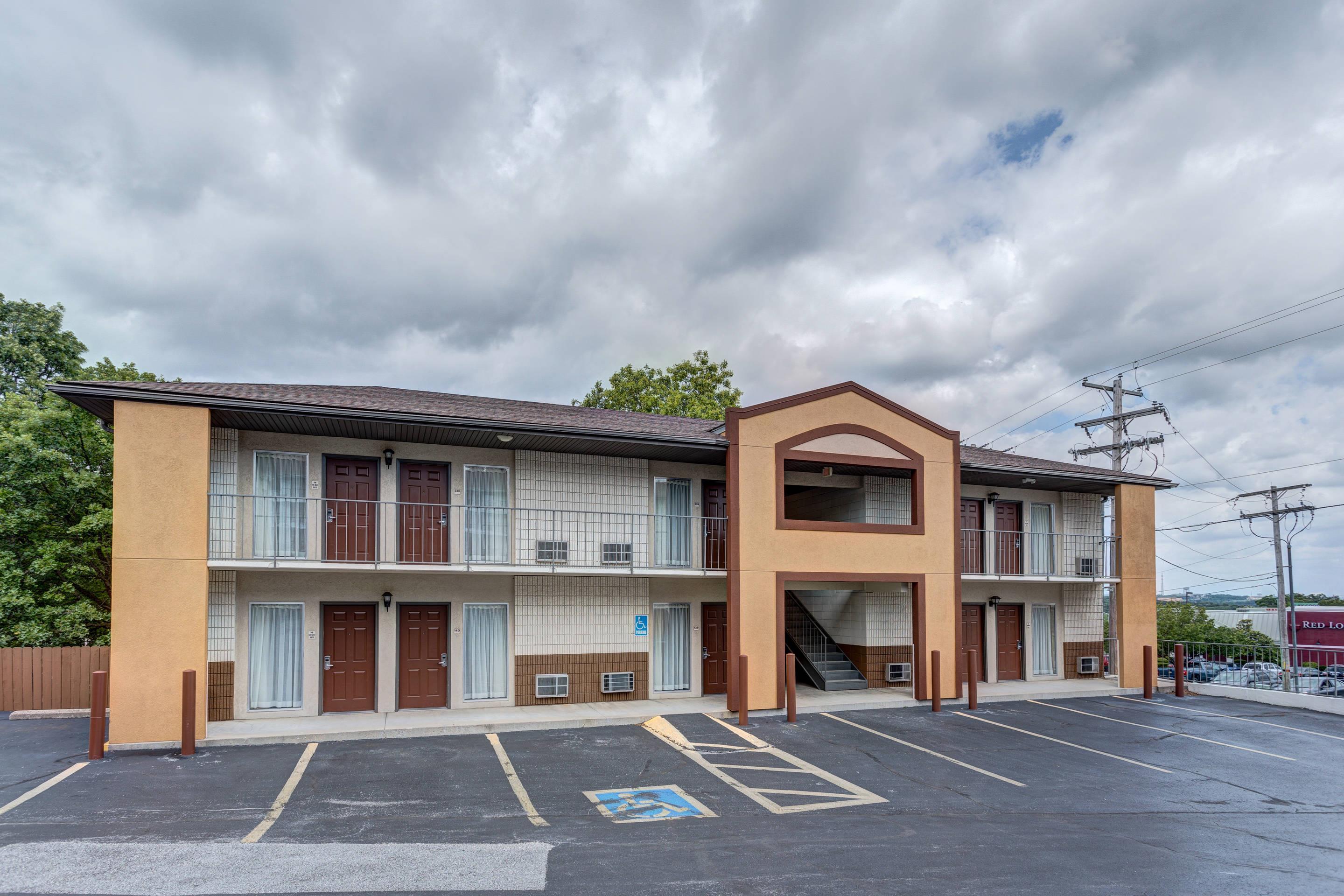 Hotel exterior | Quality Inn West