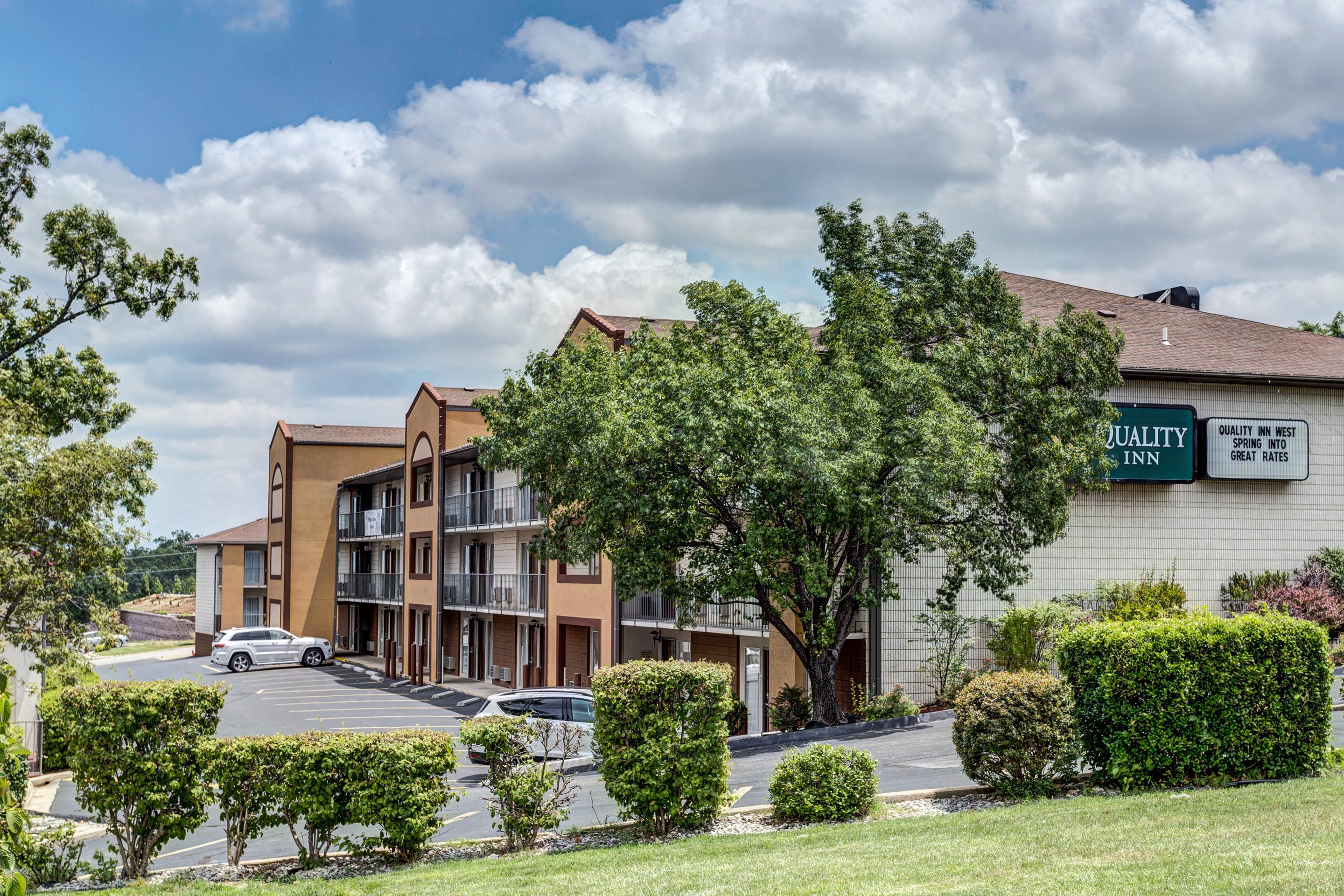 Hotel exterior | Quality Inn West